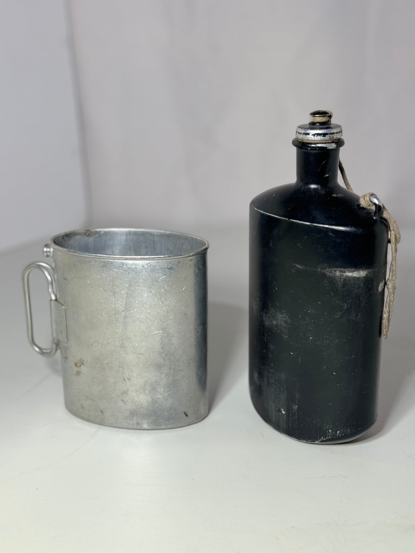 SWISS ARMY M32 CANTEEN W/ CUP